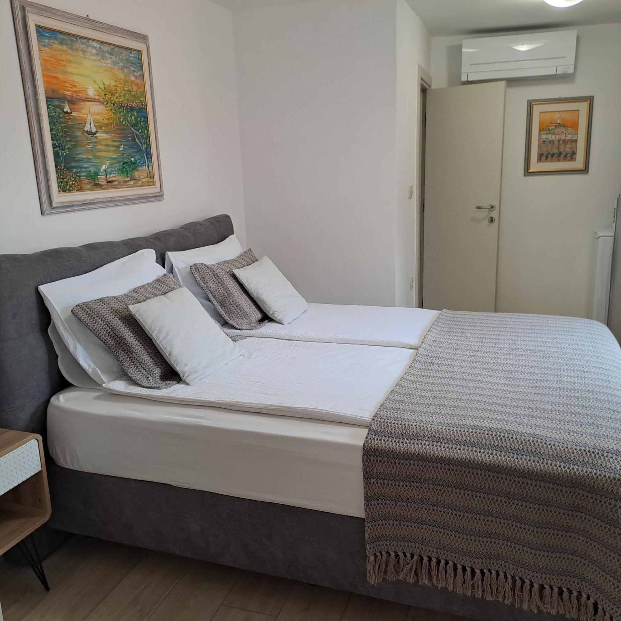 Apartment Lino - City Center Rovinj Extérieur photo